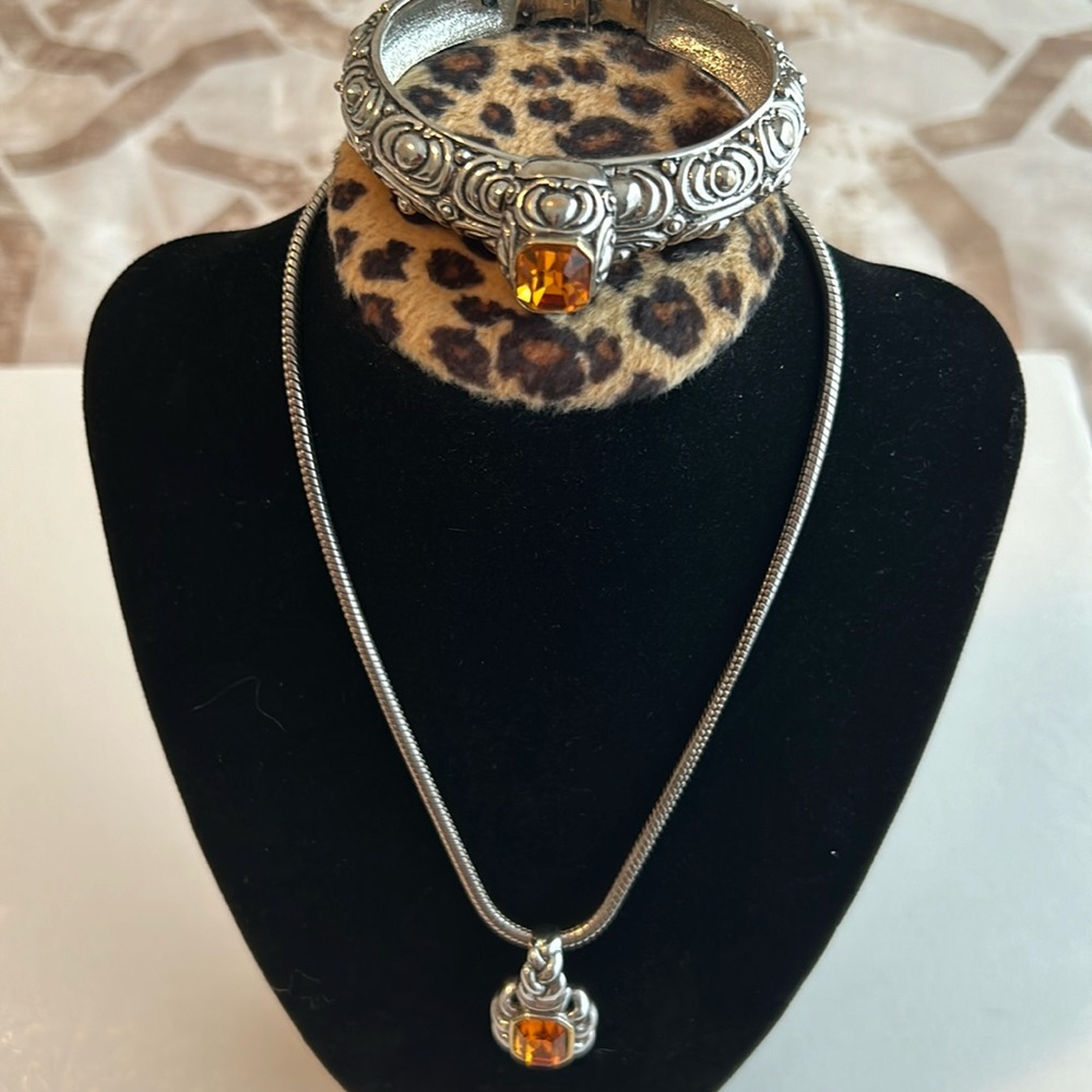 Fashion Jewelry Necklace and Bracelet